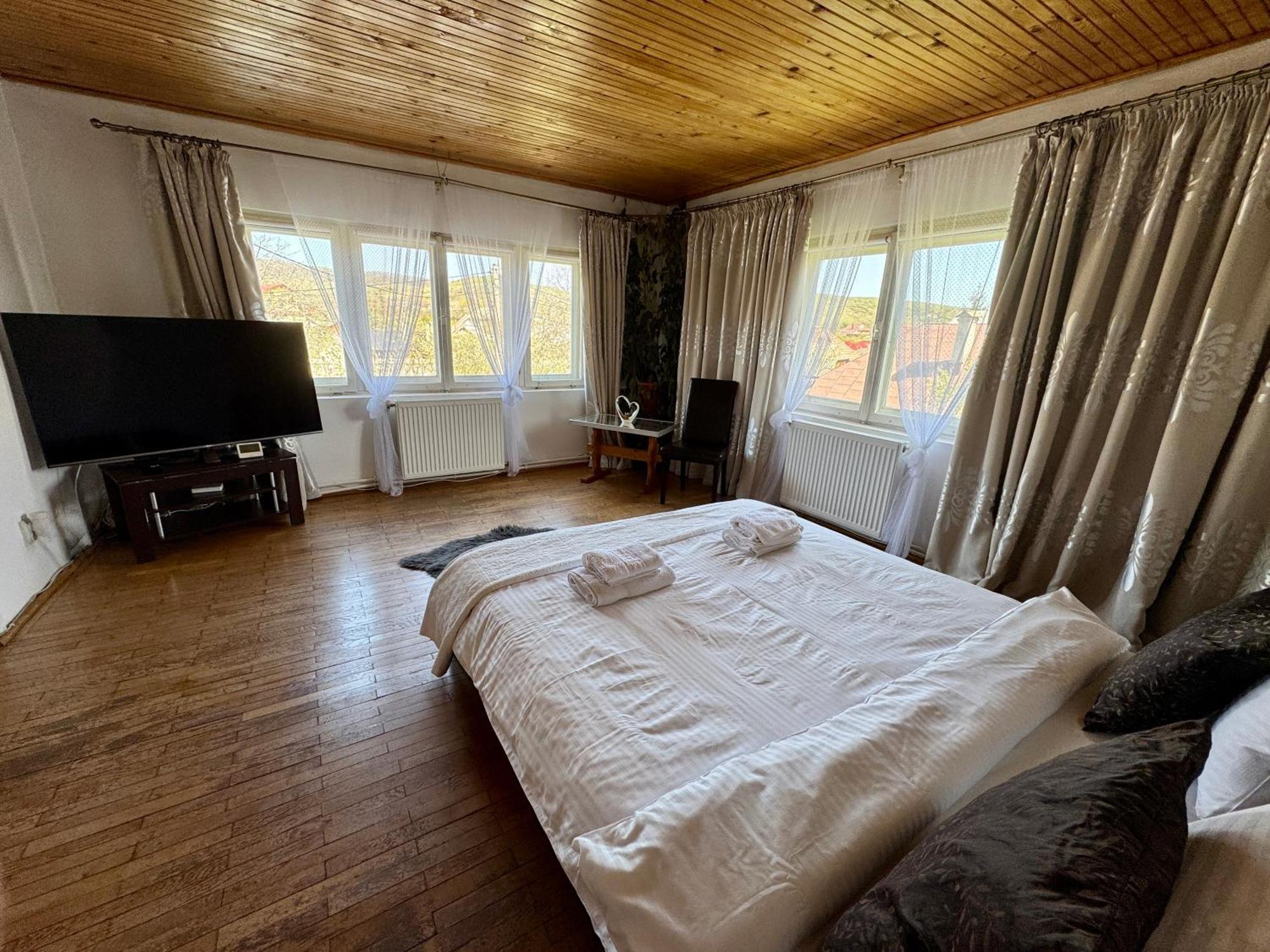 Vila Cozy, Panorama Superba, Gratar Si Relaxare Piatra Neamţ Eksteriør bilde
